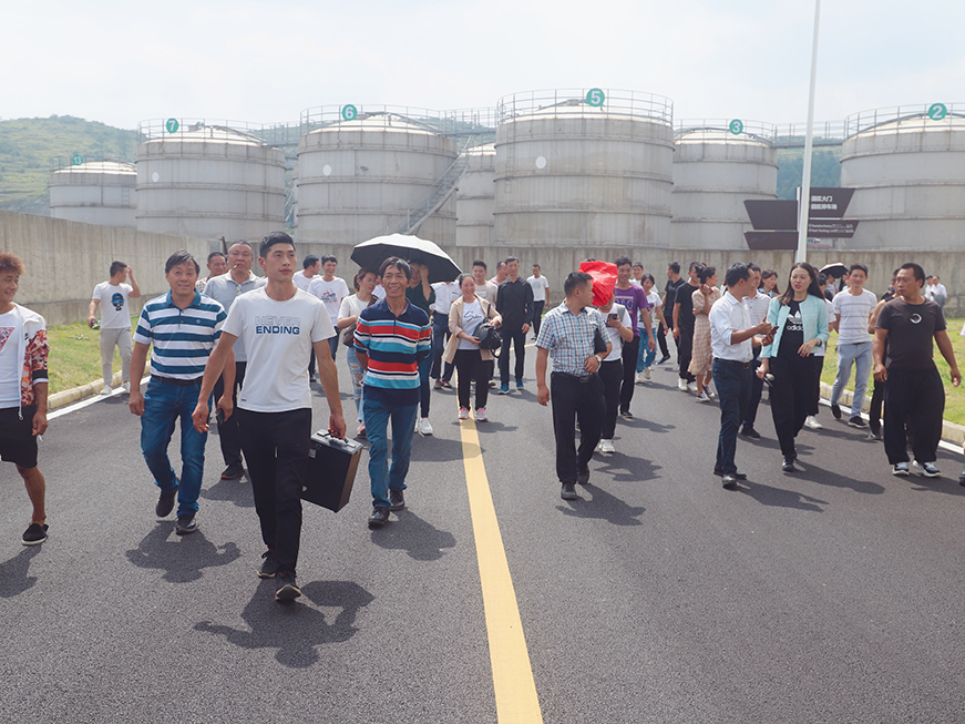 【農投動態(tài)】| 綏陽縣農村致富帶頭人100余人走進播州國際辣椒產業(yè)園考察、學習